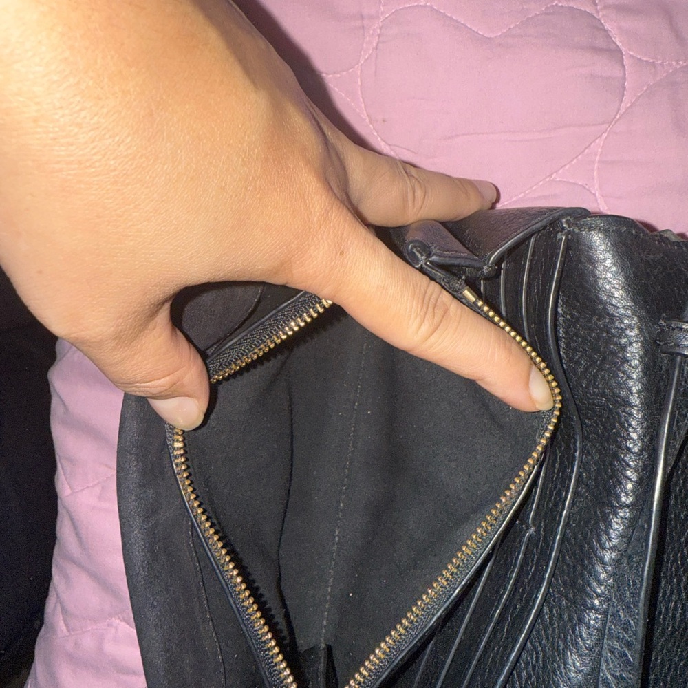 Tory Burch Black Pebbled Leather Crossbody Bag - Picture 4 of 9